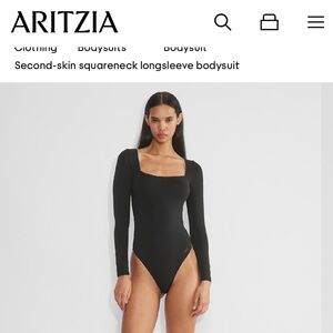 Babaton Aritzia Original Contour Squareneck Bodysuit
Size xs luke new